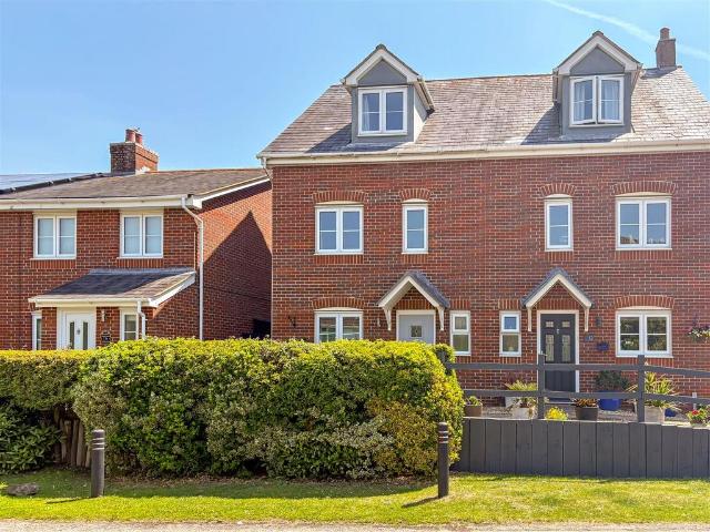 House for sale in Toddington, Clapham