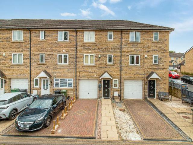House for sale in Carlinghow, West Yorkshire