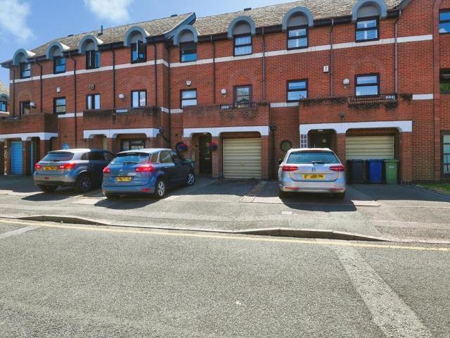 House for sale in Leyfields, Kettlebrook