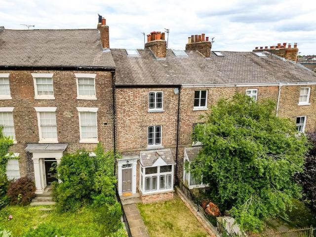 House for sale in High Field, York