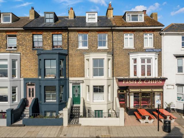 House for sale in Lower Walmer, Ash
