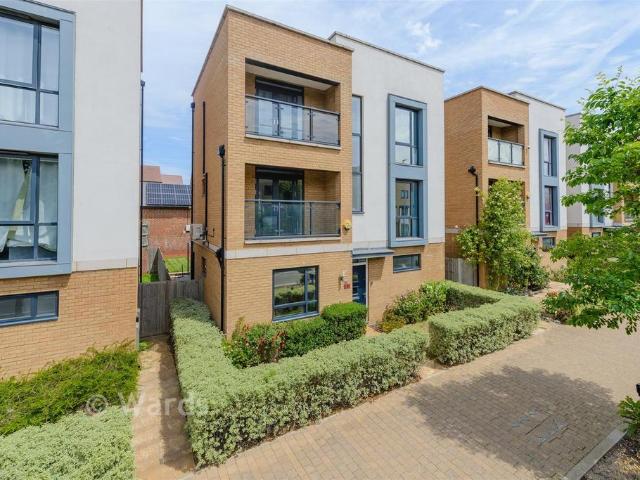 House for sale in Castle Hill, Monks Orchard