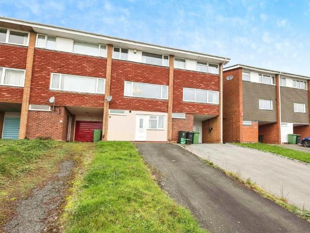 House for sale in Halesowen, West Midlands