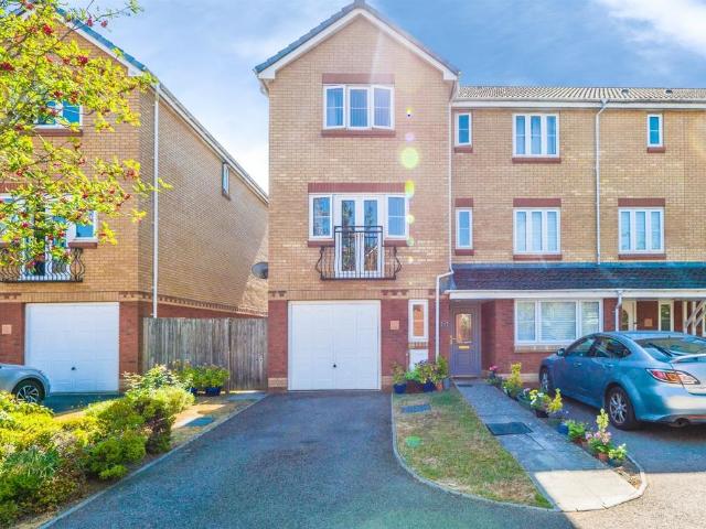 House for sale in Wyncliffe Gardens, Falcon Lodge