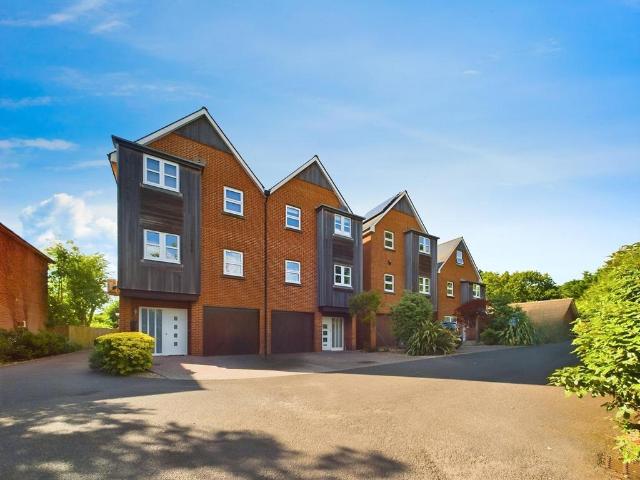 House for sale in Butlocks Heath, Helford