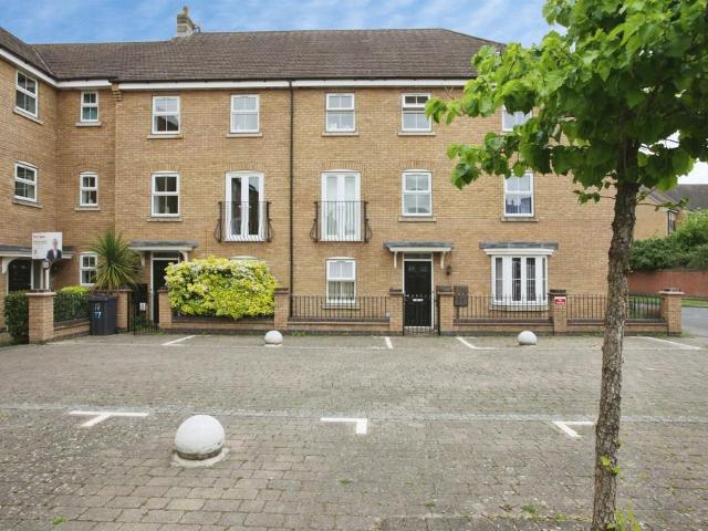 House for sale in Newton, New Bilton