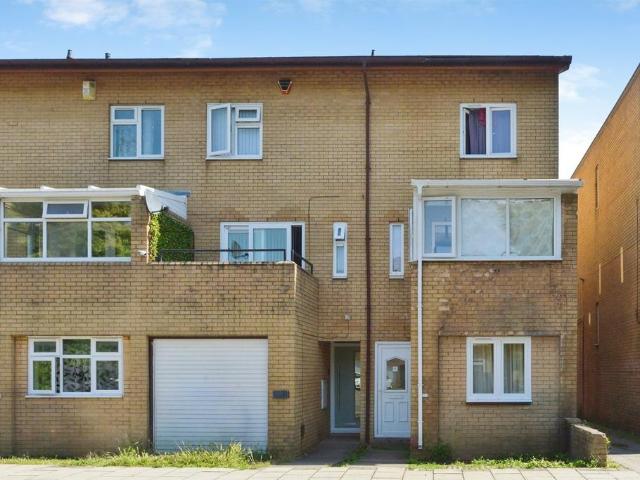 House for sale in Milton Keynes