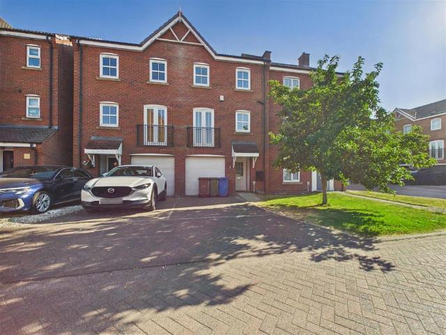 House for sale in Elloughton-cum-Brough, Brough