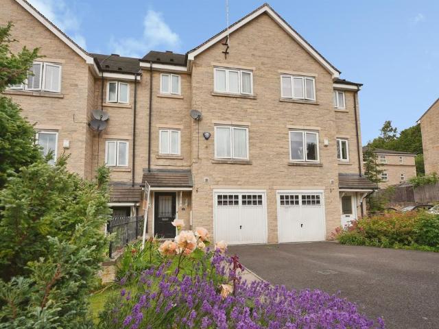 House for sale in Bailiff Bridge, West Yorkshire
