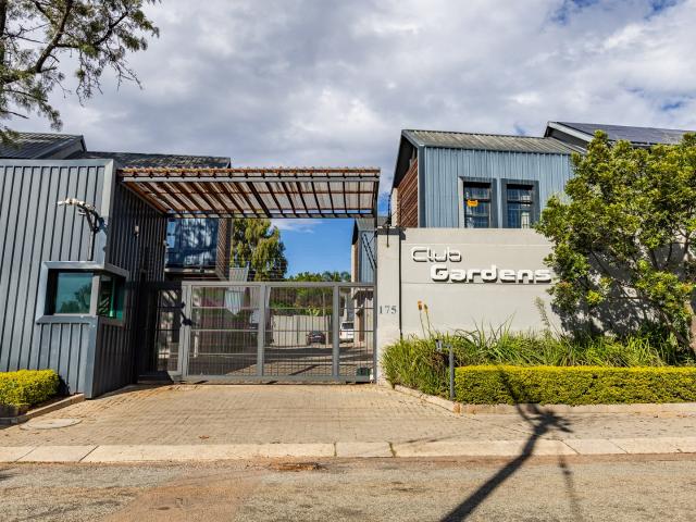 Townhouse for sale in Waterkloof, Gauteng