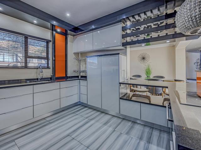 Townhouse for sale in Vosloorus, Gauteng