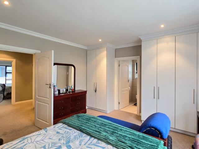 Townhouse for sale in East London, Eastern Cape