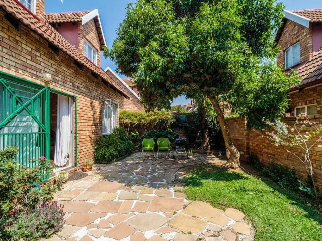 Townhouse for sale in Bromhof, Randburg