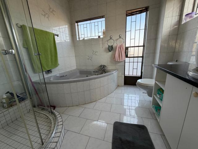Townhouse for sale in Vosloorus, Gauteng