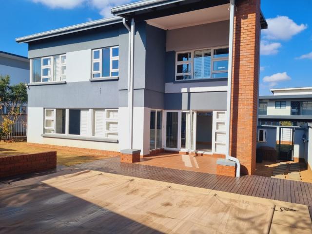 Townhouse for sale in Eikenhof