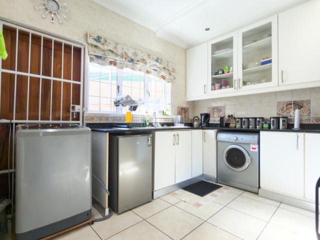 Townhouse for sale in Durban North, Kwazulu-natal
