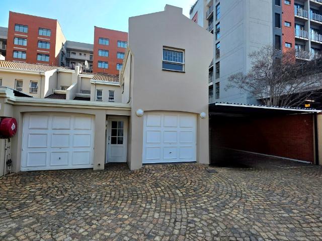 Townhouse for sale in Waterkloof, Gauteng