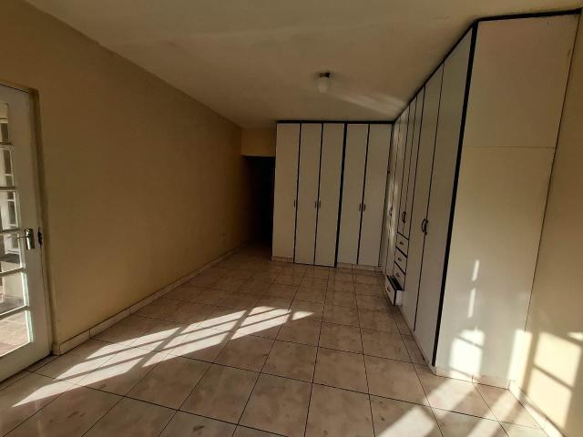 Townhouse for sale in Queensburgh, Kwazulu-natal