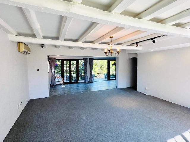 Townhouse for sale in Hillcrest, Kwazulu-natal