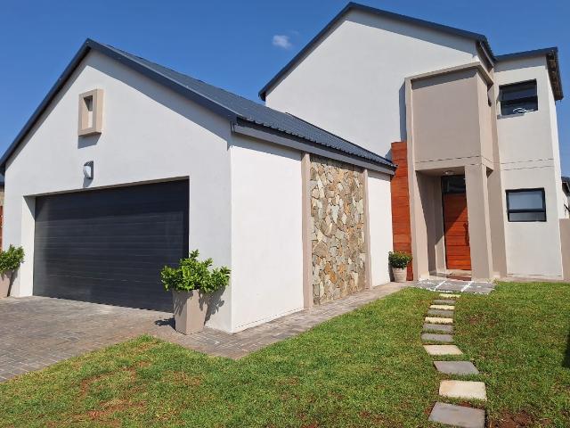 Townhouse for sale in Hartbeespoort Dam Nature Reserve, North West