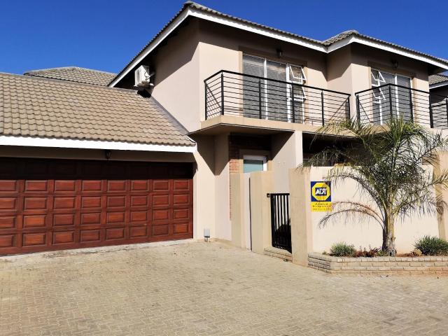 Townhouse for sale in Bloemfontein, Free State