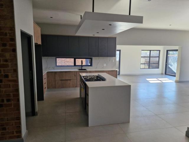 Townhouse for sale in Waterkloof, Gauteng