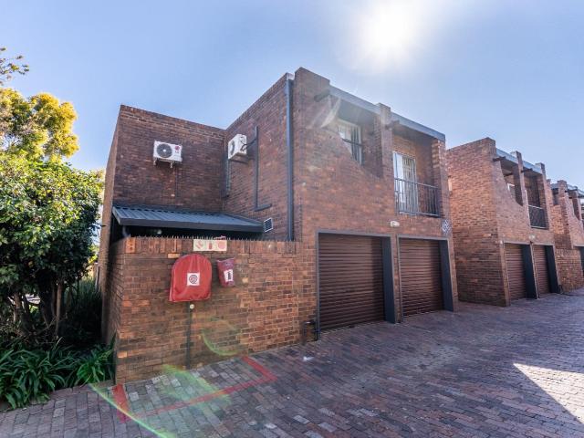 Townhouse for sale in Waterkloof, Gauteng