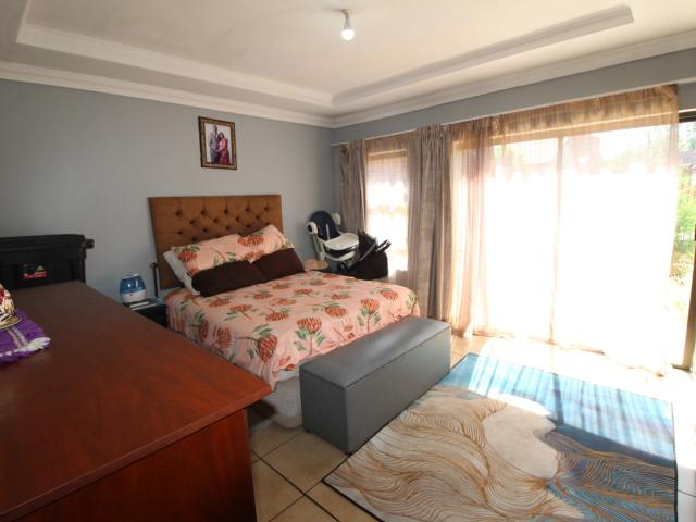 Townhouse for sale in Dr Kenneth Kaunda, North West