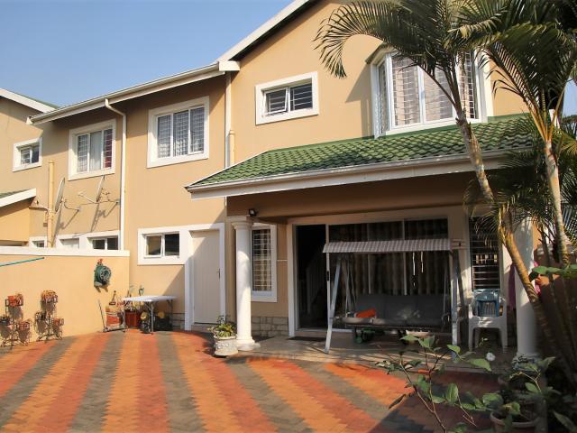 Townhouse for sale in Mt Edgecombe, Kwazulu-natal