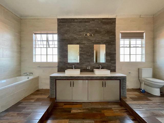 Townhouse for sale in Randhart, Ekurhuleni