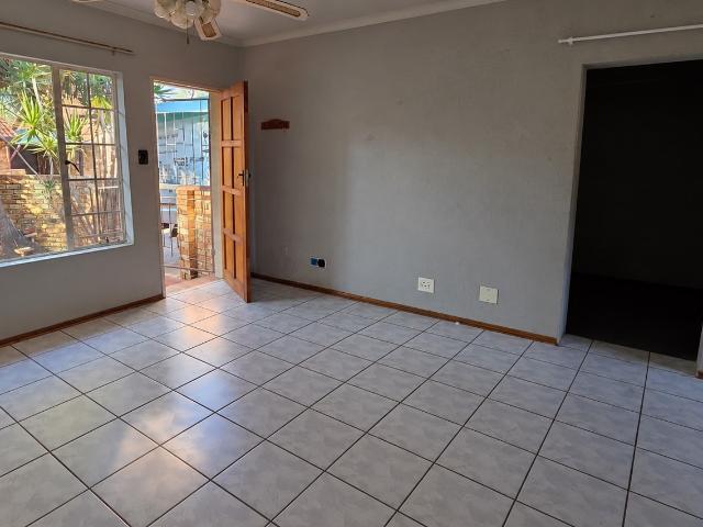 Townhouse for sale in Tlhabane, North West