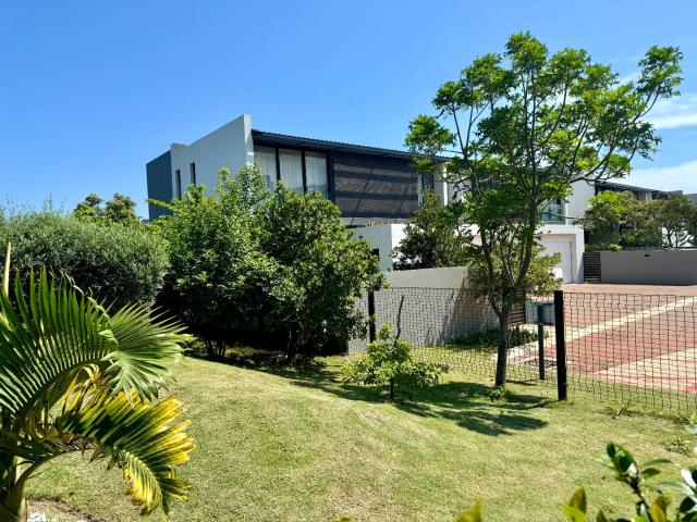 Townhouse for sale in Umdloti, Kwazulu-natal