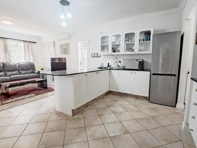 Townhouse for sale in Waterkloof, Gauteng
