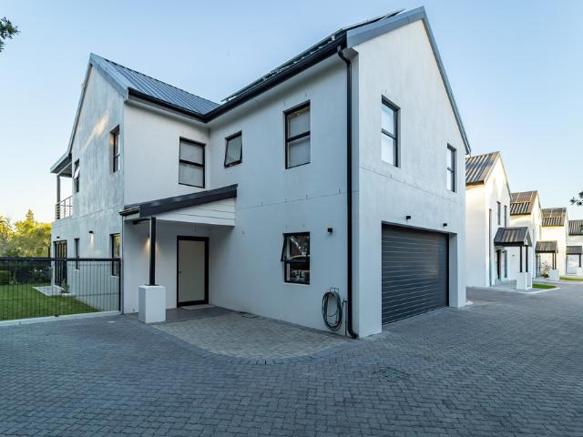 Townhouse for sale in Durbanville, Western Cape