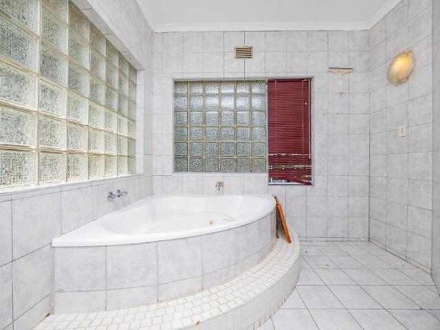 Townhouse for sale in Queensburgh, Kwazulu-natal