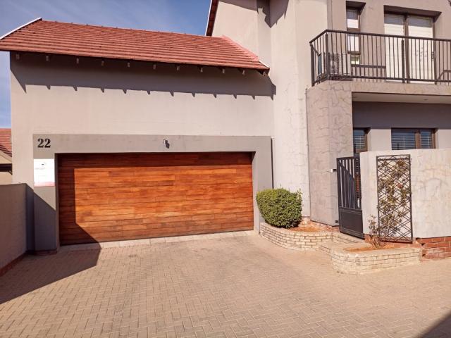 Townhouse for sale in Bloemfontein, Free State