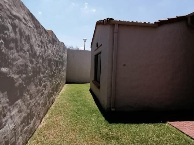 Townhouse for sale in Hartbeespoort Dam Nature Reserve, North West