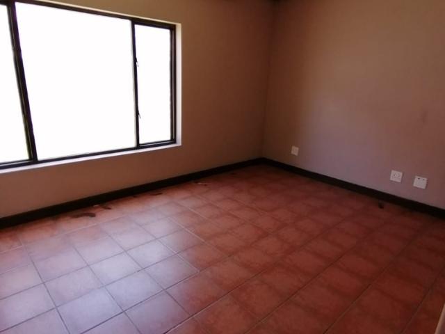 Townhouse for sale in Hartbeespoort Dam Nature Reserve, North West