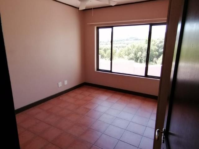 Townhouse for sale in Hartbeespoort Dam Nature Reserve, North West