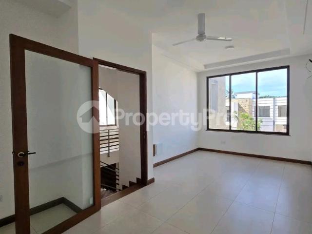 Townhouse for sale in Mombasa Road, Mombasa