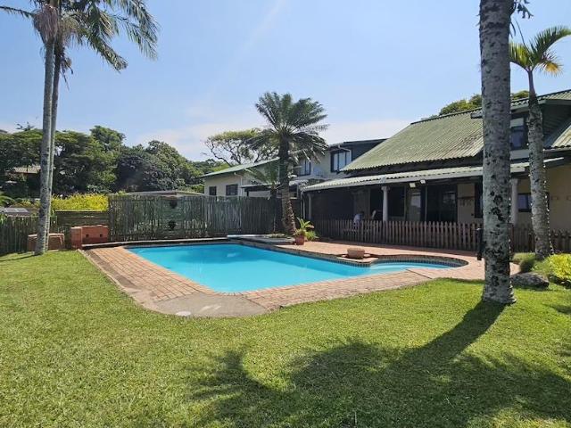 Townhouse for sale in Amanzimtoti, Kwazulu-natal