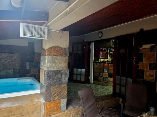 Townhouse for sale in UMhlathuze Municipality, Kwazulu-natal