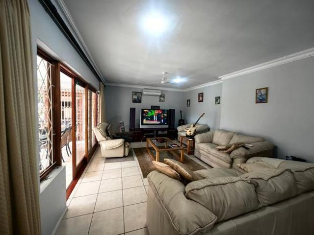 Townhouse for sale in Princess Grant, Kwazulu-natal
