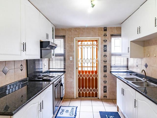 Townhouse for sale in Vosloorus, Gauteng