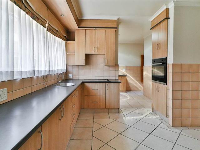 Townhouse for sale in Johannesburg, East