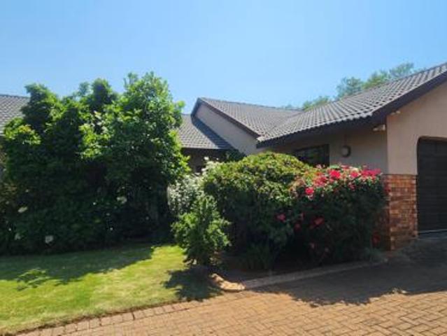 Townhouse for sale in eMalahleni, Emalahleni Local Municipality