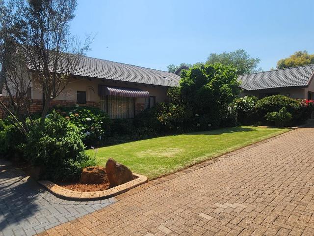 Townhouse for sale in eMalahleni, Emalahleni Local Municipality