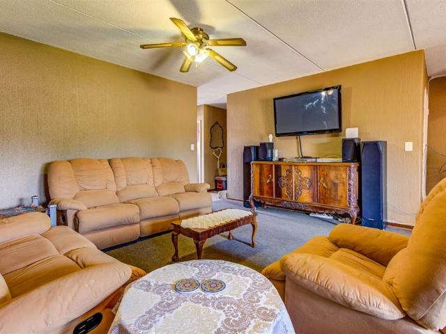 Townhouse for sale in Ekurhuleni, Gauteng