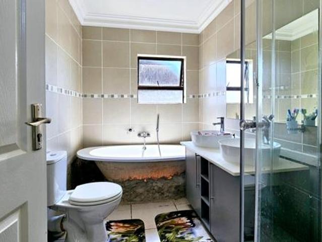Townhouse for sale in Bloemfontein, Free State