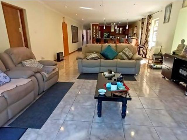 Townhouse for sale in East London, Eastern Cape